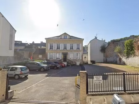 bureaux 127 m²