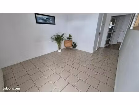 bureau 12 m²