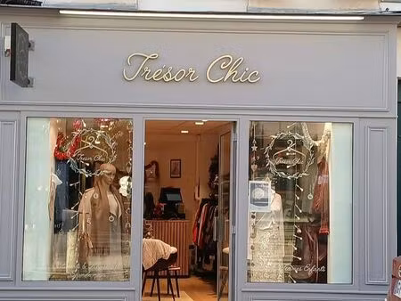 local commercial/ boutique de 55m² au cœur du centre-ville de rambouillet