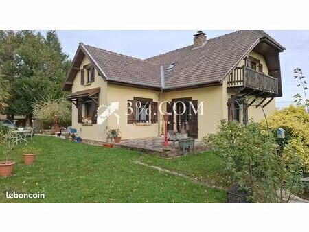 pavillon 8 pièces 232 m²