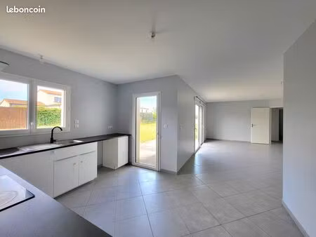 maison plain-pied mignaloux-beauvoir (86550)  3 chambres  garage et terrain