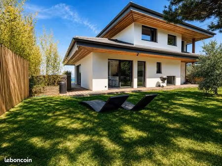villa moderne avec vue imprenable sur le leman