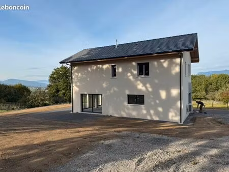 villa de 119 m² + garage de 17 m² sur terrain de 1 151 m²