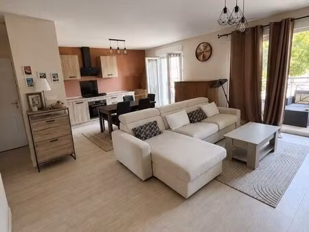 t2 60 m² avec grande terrasse + parking – quartier roussillon limoges – sans frais d’agenc