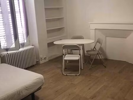 studio meublé 28 m² – centre poitiers – charges comprises – fibre