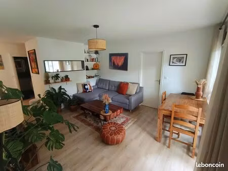 appartement 3 pièces – 1250 + 200 de charges