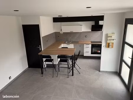 f3 quartier st anne avec parking