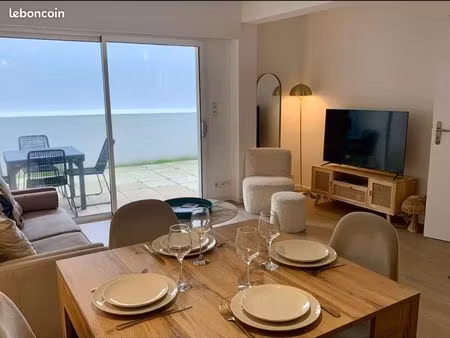 appartement t2 avec grande terrasse privée - hyper centre - 100m à pied de la grande plage