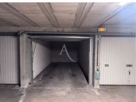 parking / box