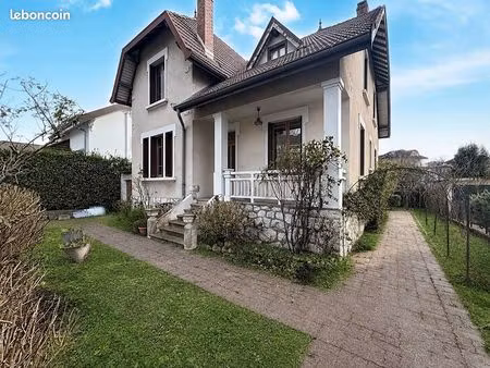 maison 7 pièces 160 m²
