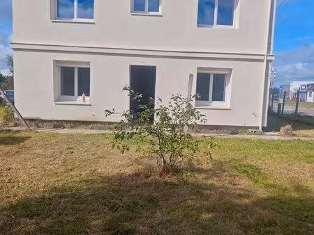 à louer – t1/f1 meublé de 37 5 m² avec jardin et parking