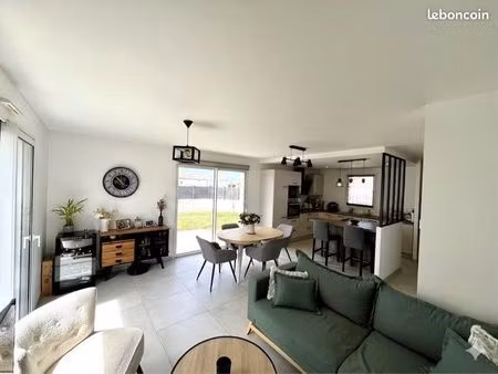 maison lumineuse et moderne