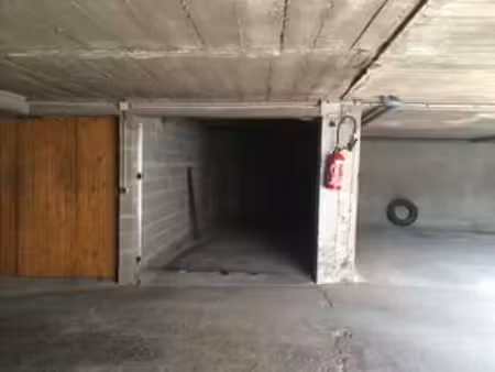 vente garage et parking à saint-herblain nord-beauséjour (44800) : à vendre / 12m² saint-h