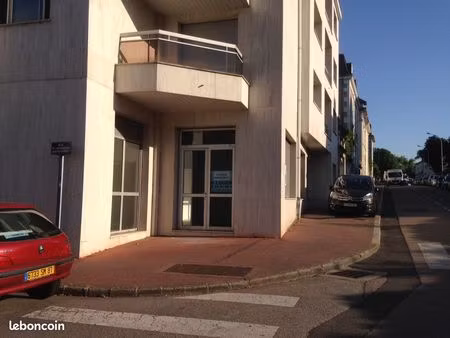 local commercial 53 m² limoges