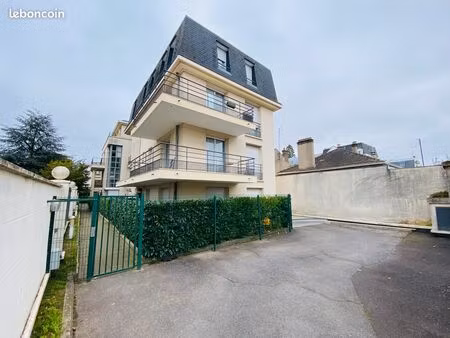 t2 meublé 45 m² centre‑ville