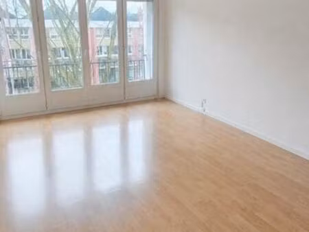 appartement t3 de 63 m² a louer – centre-ville maurepas (78310)