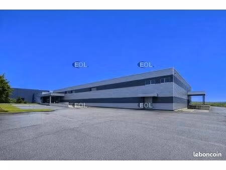 local d'activité 2 958 m²