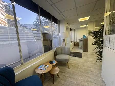 bureaux  local commercial 77 m² le vésinet