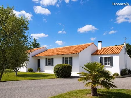 “maison familiale avec 5 chambres / aile indépendante.”