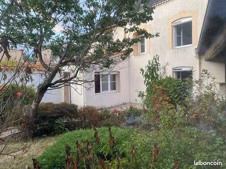 vente maison de ville le poiré sur vie