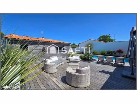 villa 5 pièces 140 m²