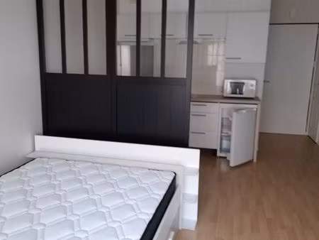 location studio meublée
