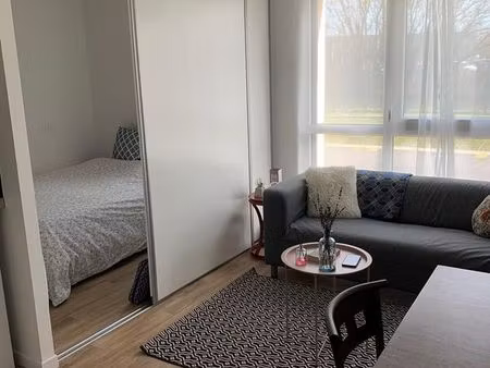 location t1bis 26m2 ( avec parking) 465 charges comprises