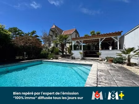 magnifique maison familiale de caractère avec jardin paysager  piscine chauffée et...