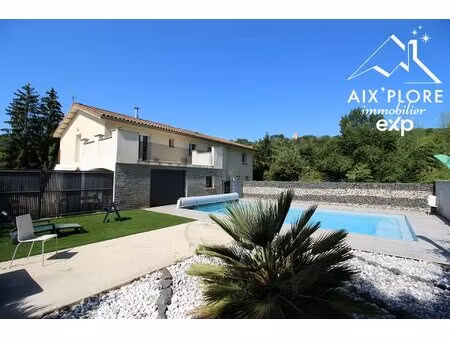 belle maison individuelle avec sous-sol complet piscine