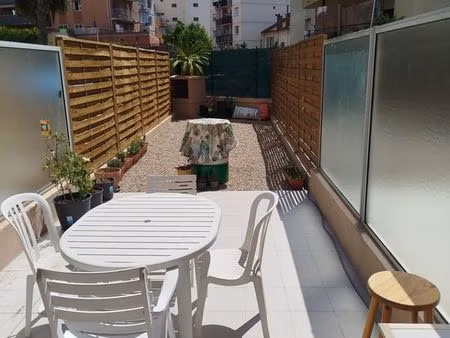 charmant studio de 23 m² avec un rez-de-jardin de 37m2