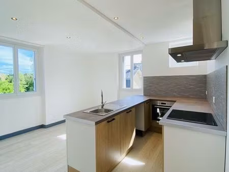appartement 90 m2 en duplex avec 3 chambres  dressing et cuisine équipée