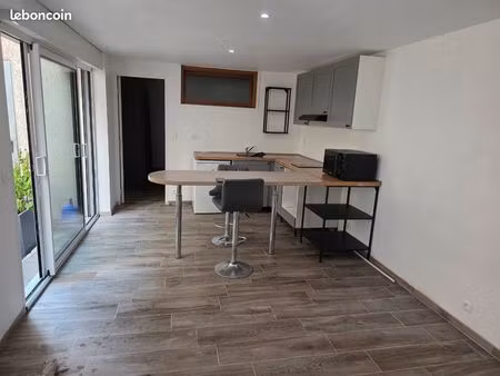 grand studio (f2) hyper centre