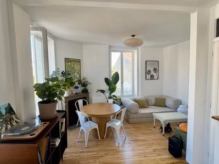 t2 meublé 45m² rénové - lyon 7 gerland - métro jean jaurès 2min - lumineux
