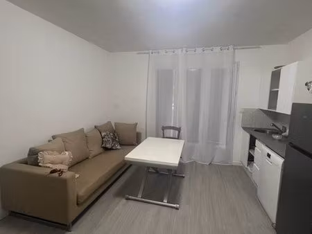 location appartement meublé dans une maison pour 1 personne