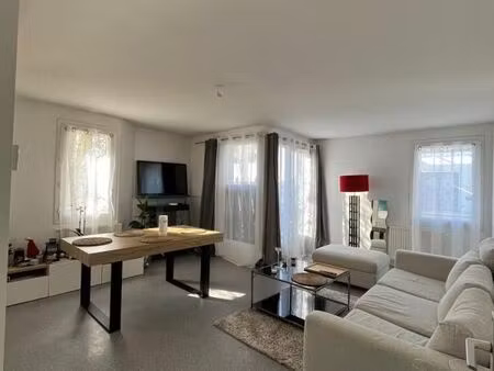 chambre 1 pièce 94 m²