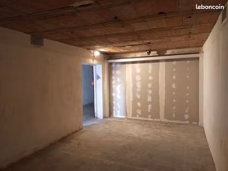 espace de stockage de 20 m2