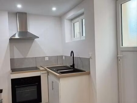 maison de village 08160