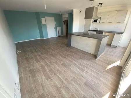 appartement meublée avec cuisine équipée proche de toutes commodités