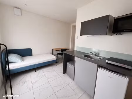 studio meublé  gare de mantes 45min de paris / la defense