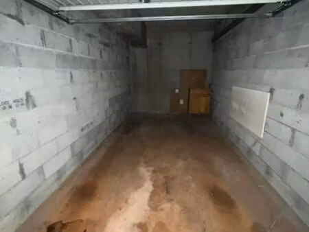 garage/box veauche