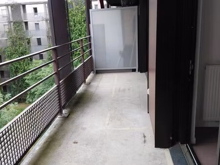 t3 lumineux de 65 m² avec balcon