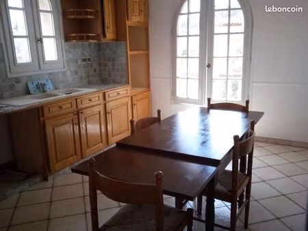 loue haut de villa t3