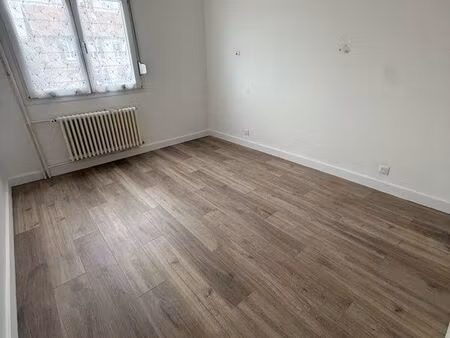 appartement 2chambres 80m2   chauffage compris