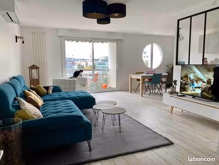 lyon 9 : superbe t4 meublé de 100 m² avec vue saône & parking