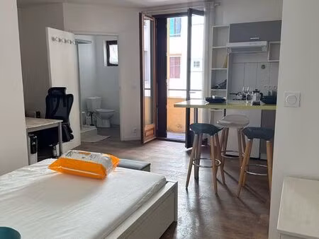 studio meublé 23m2 + terrasse tram