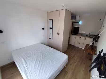 ? studio à louer 100% rénové et meublé - 17 m² - moufia (saint-denis)