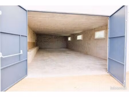 baisse de prix garage de 103 m2 à pusey