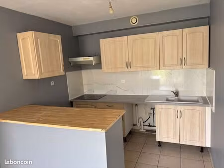 appartement type 3 dans résidence avec parking