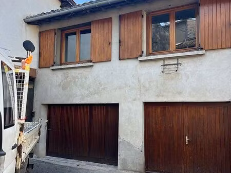 t2 meublé rénové 37 8m² + garage