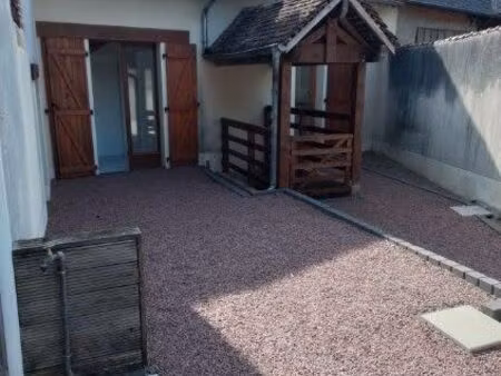 loue maison de bourg